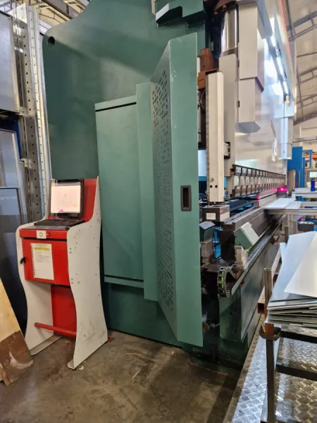 Salvagnini B3 320-4250 Painutuspress