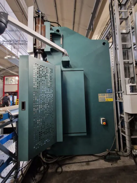 Salvagnini B3 320-4250 Painutuspress
