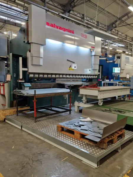 Salvagnini B3 320-4250 Painutuspress