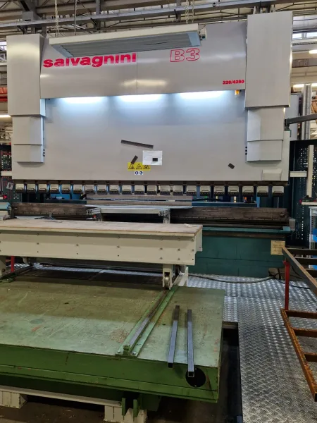 Salvagnini B3 320-4250 Painutuspress