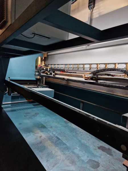 Salvagnini B3 320-4250 Painutuspress